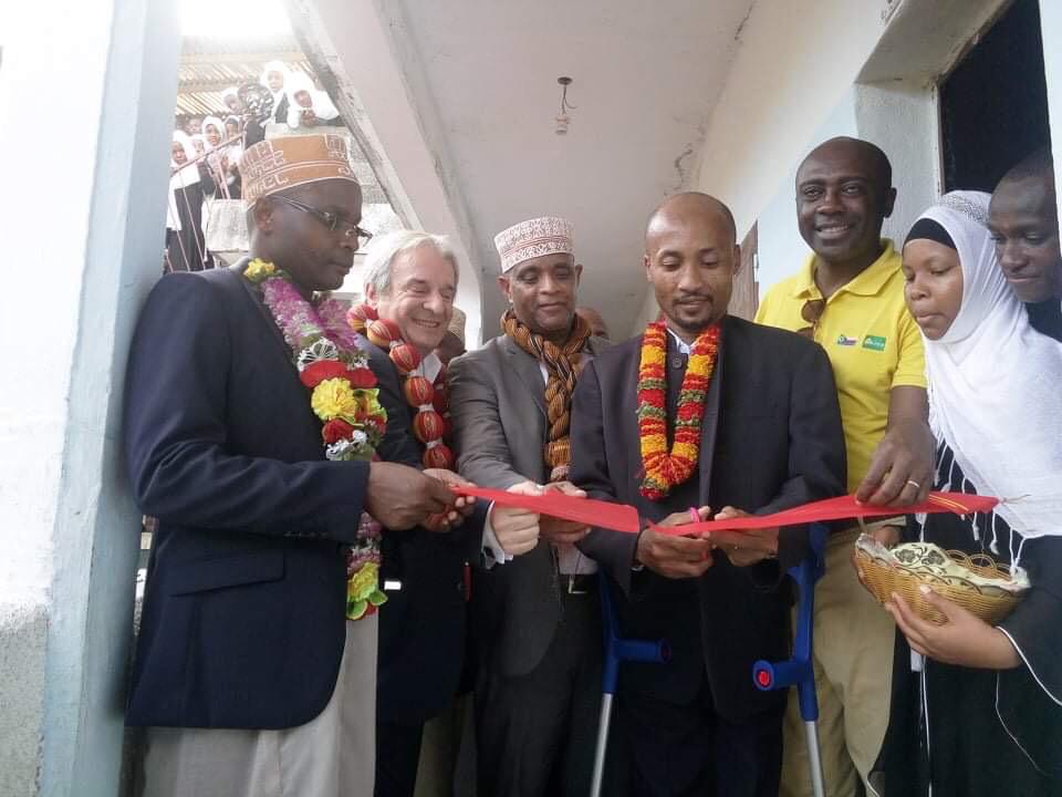 image Don de matériels informatiques / L’EMAF se dote d’une salle d’informatique